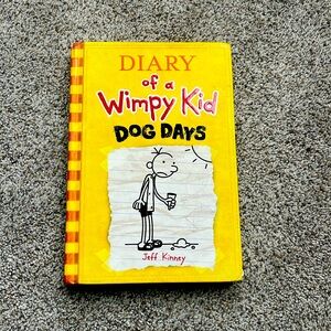 Diary of a wimpy‎ kid DOG DAYS